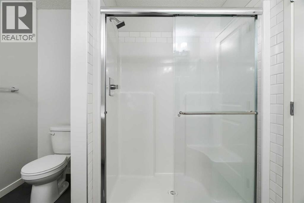 3403, 33 Carringham Gate NW — photo 20