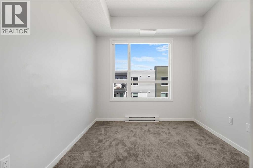 3403, 33 Carringham Gate NW — photo 25