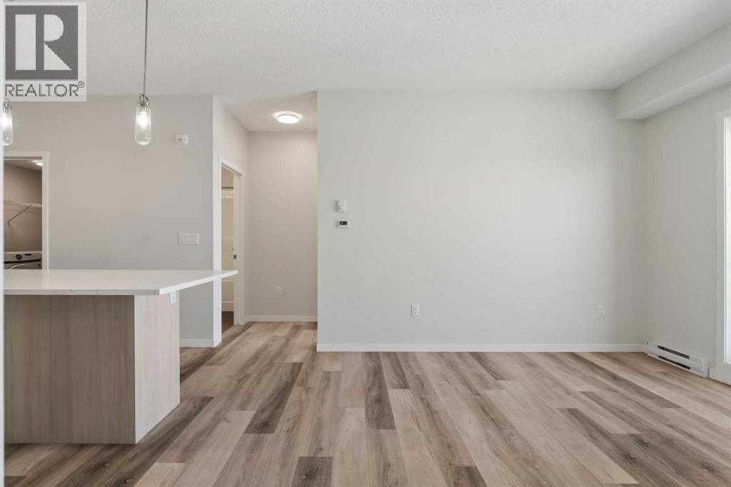 3403, 33 Carringham Gate NW — photo 8