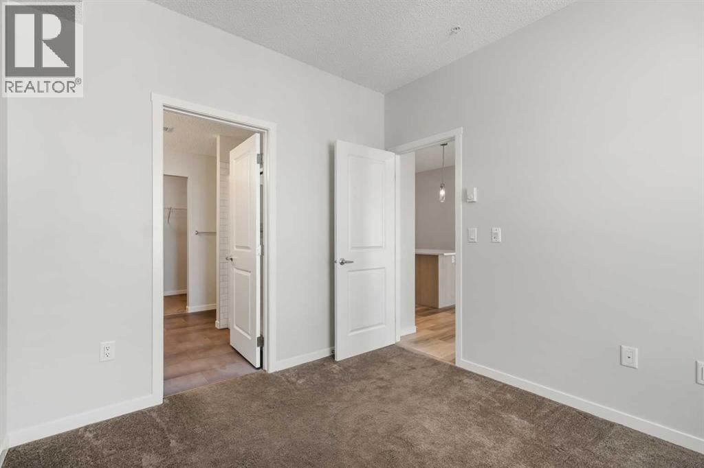 3403, 33 Carringham Gate NW — photo 17