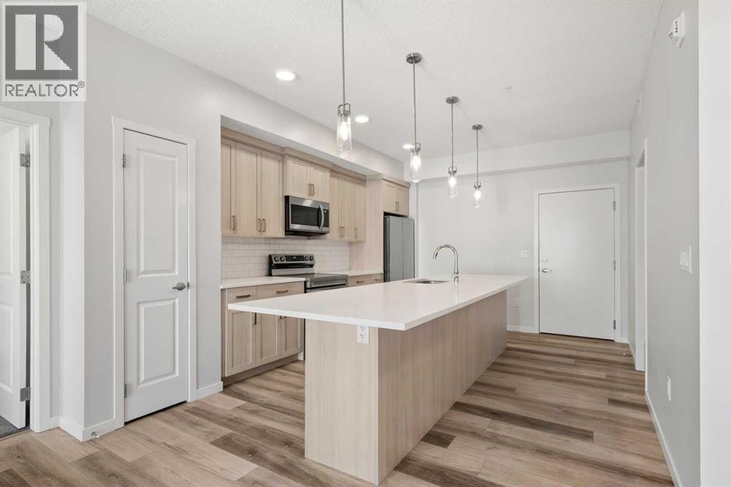 3403, 33 Carringham Gate NW — photo 3