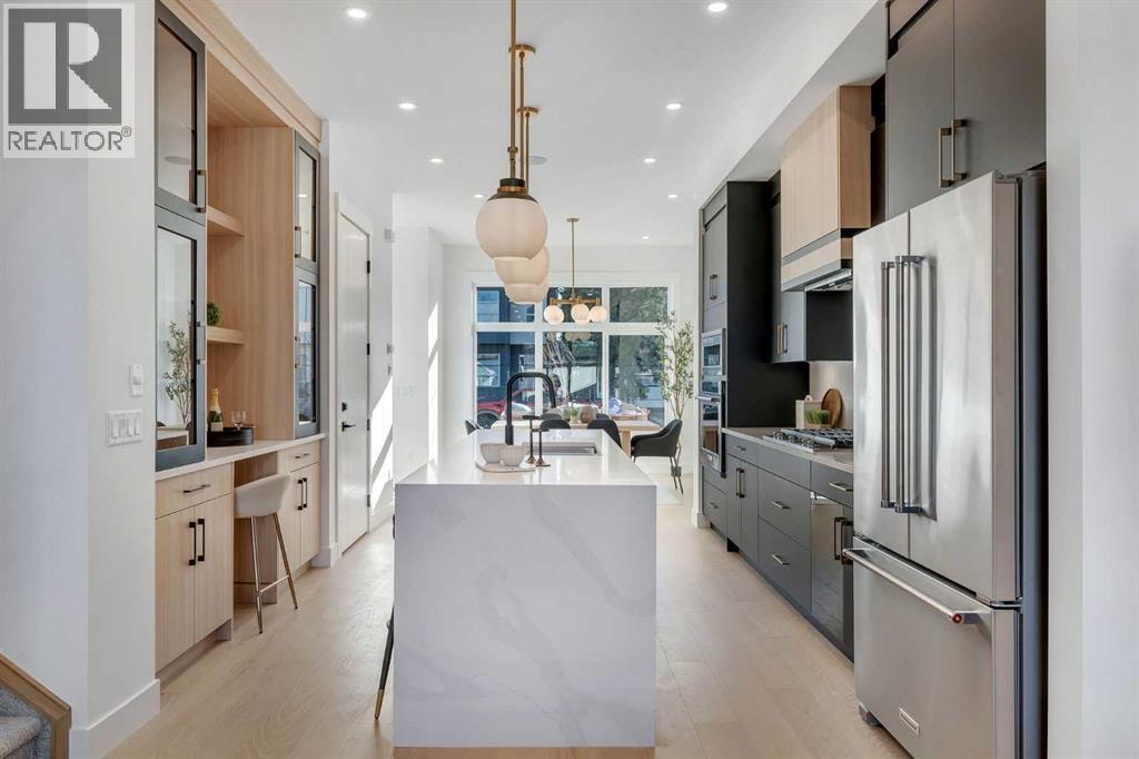 614 22 Avenue NE — photo 10