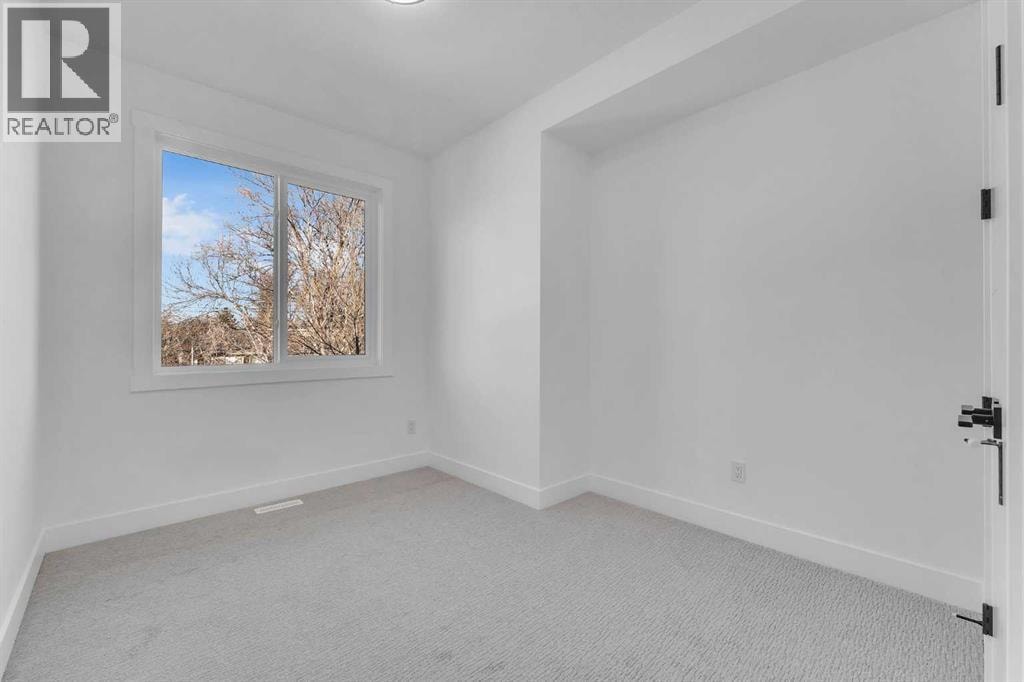 614 22 Avenue NE — photo 29
