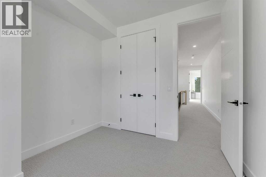 614 22 Avenue NE — photo 30