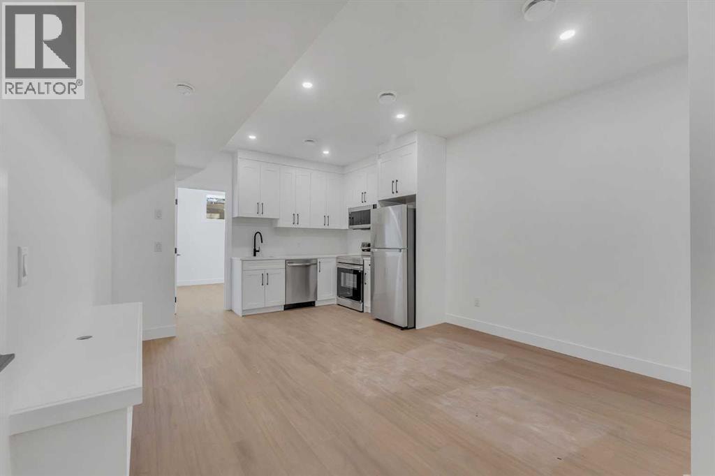 614 22 Avenue NE — photo 35