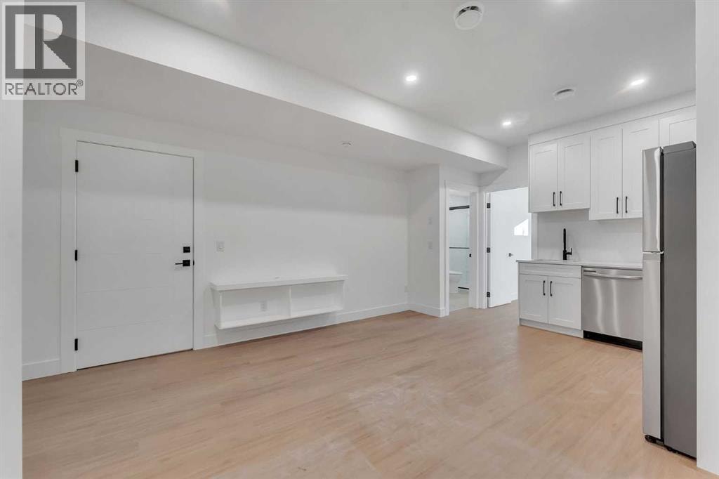 614 22 Avenue NE — photo 37