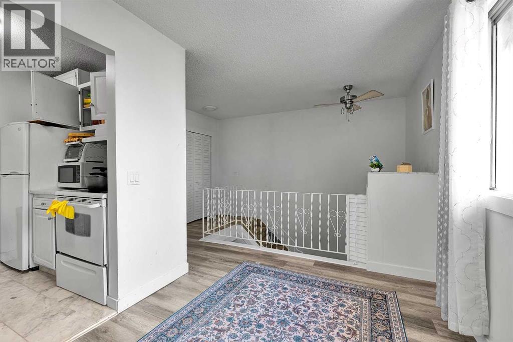 3, 4543 7 Avenue SE — photo 3