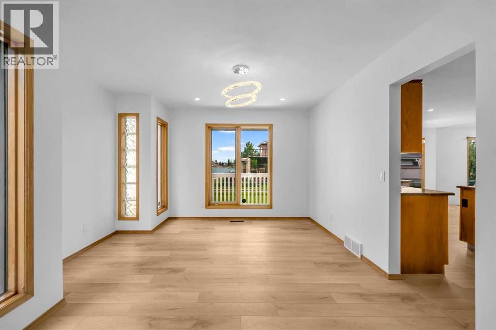 208 Coral Shores Bay NE — photo 12