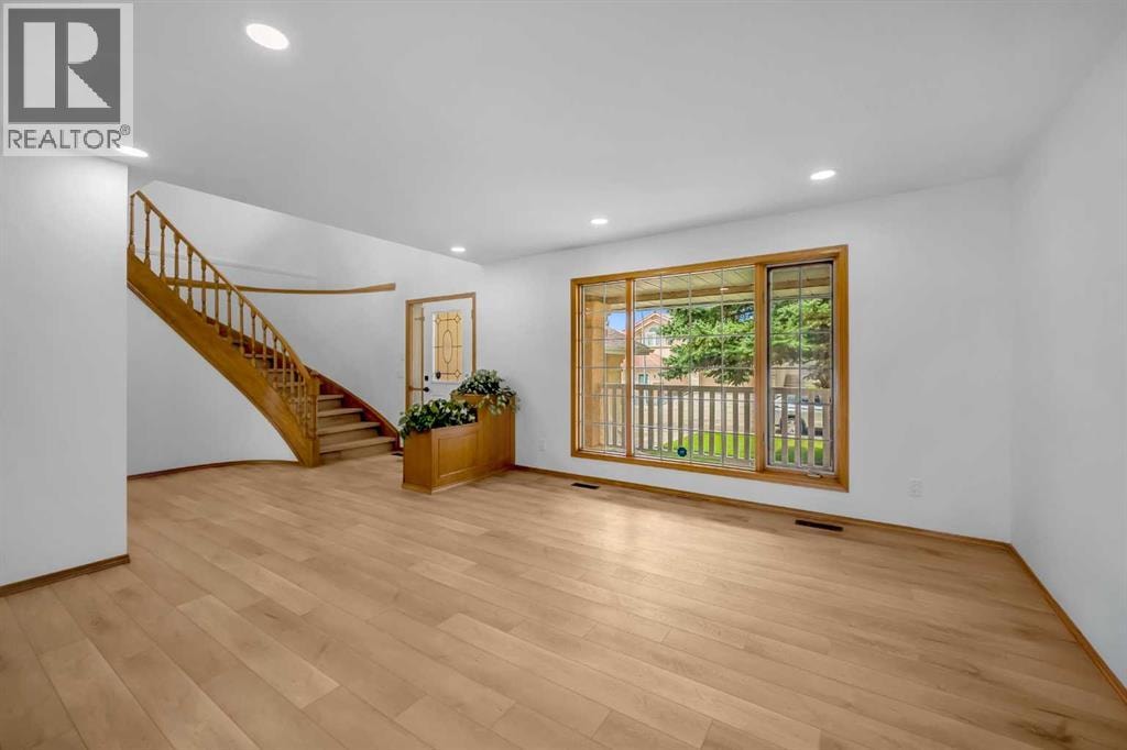 208 Coral Shores Bay NE — photo 9