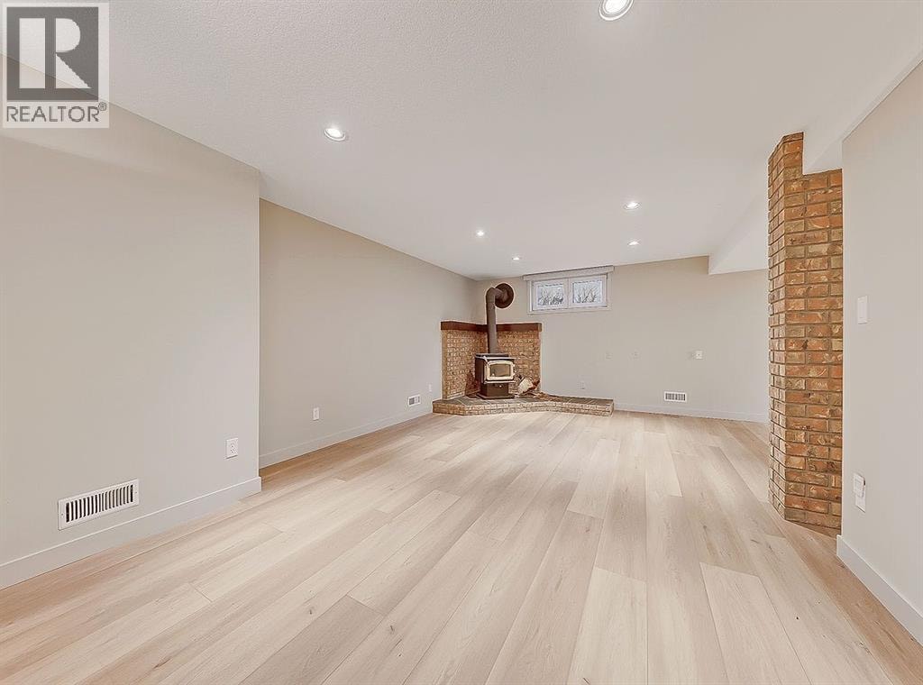 44 Granlea Place SW — photo 18