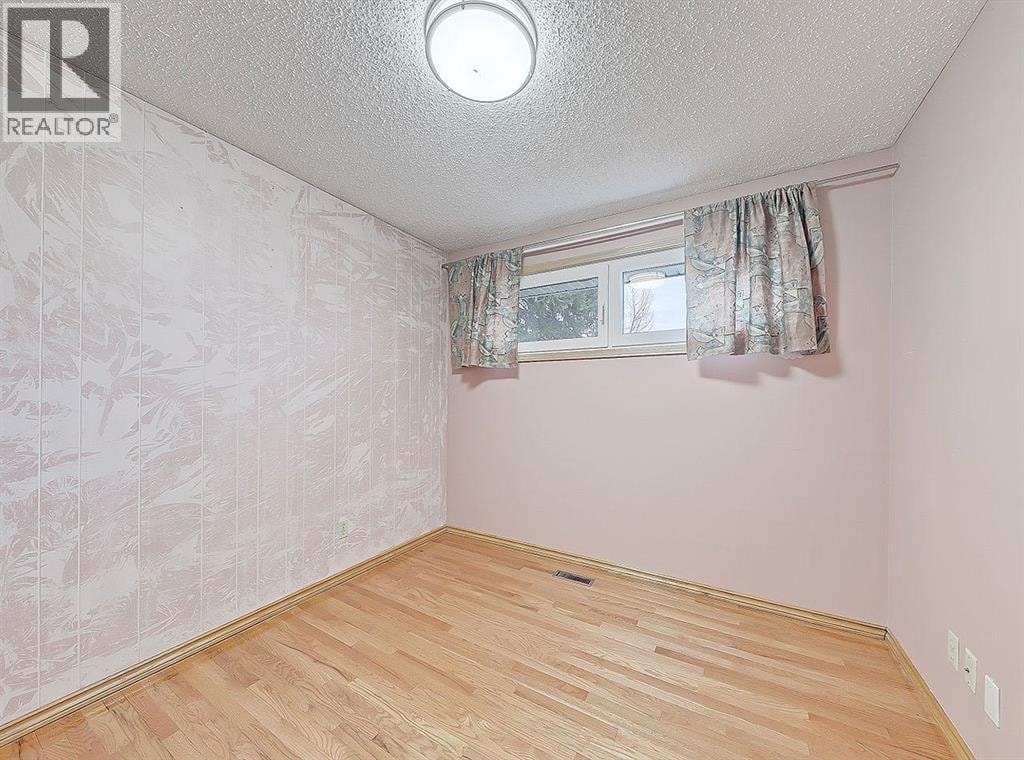 44 Granlea Place SW — photo 15