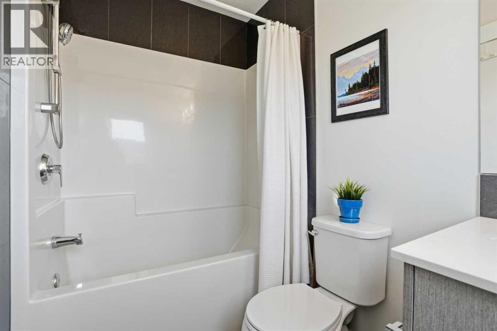 70, 111 Rainbow Falls Gate — photo 23