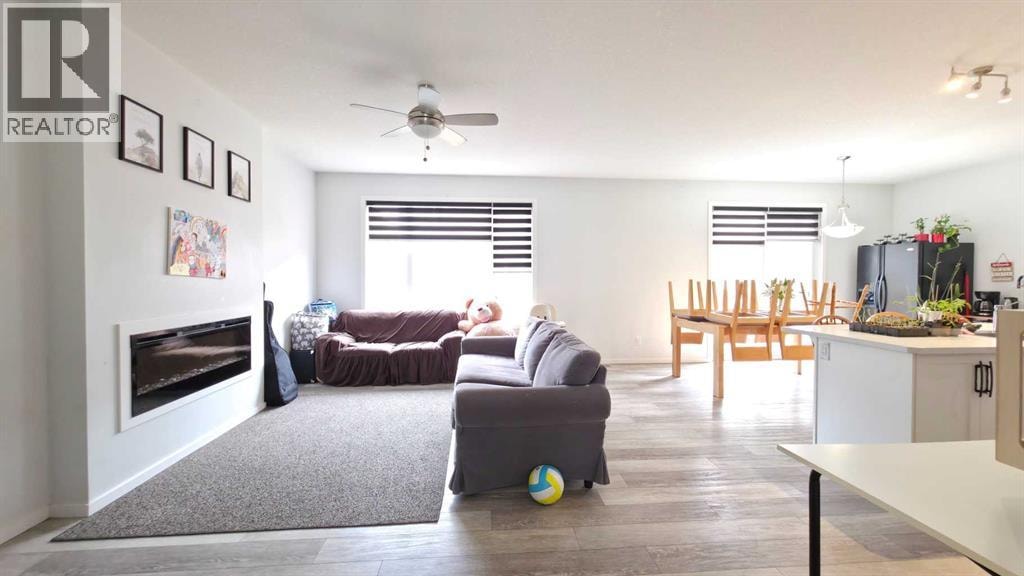 113 Cityspring Manor NE — photo 2