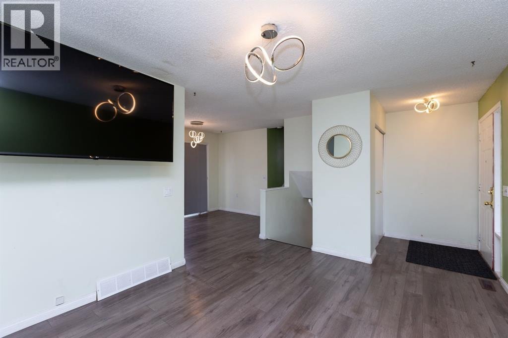 95 Castleridge Close NE — photo 8