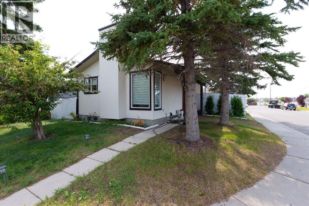 95 Castleridge Close NE — photo 3
