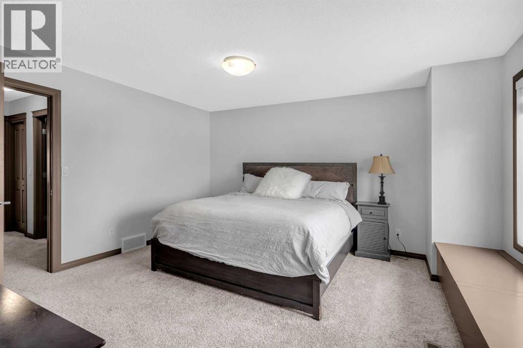 1121 Kingston Crescent SE — photo 32