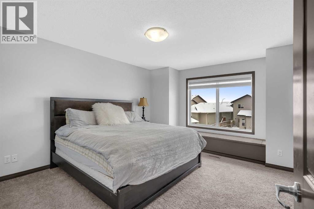 1121 Kingston Crescent SE — photo 31