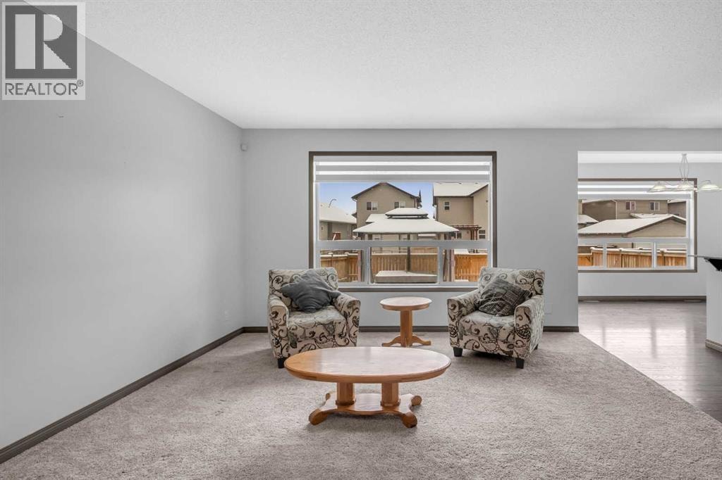 1121 Kingston Crescent SE — photo 10
