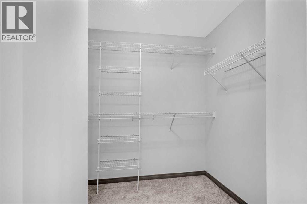 1121 Kingston Crescent SE — photo 37