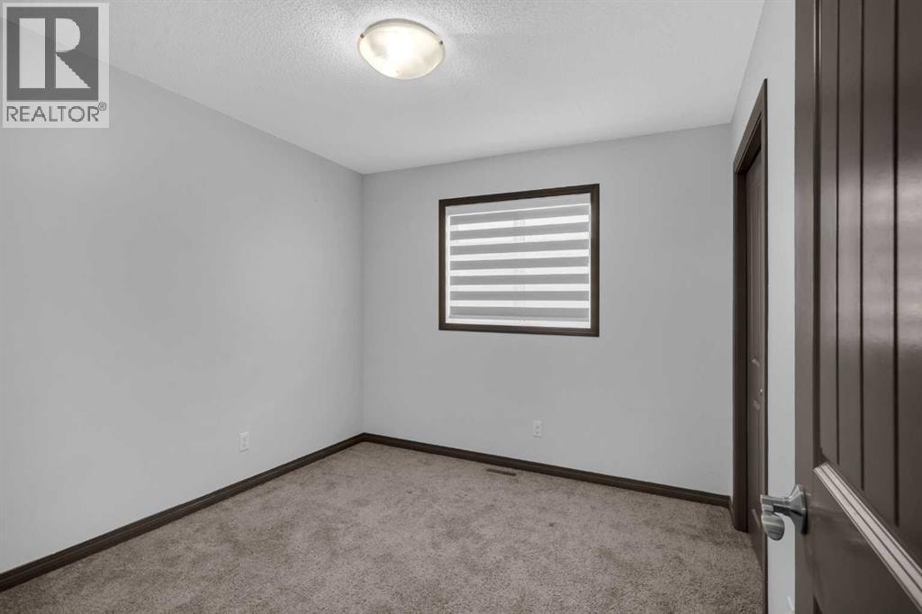1121 Kingston Crescent SE — photo 28