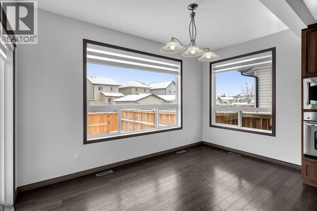 1121 Kingston Crescent SE — photo 12