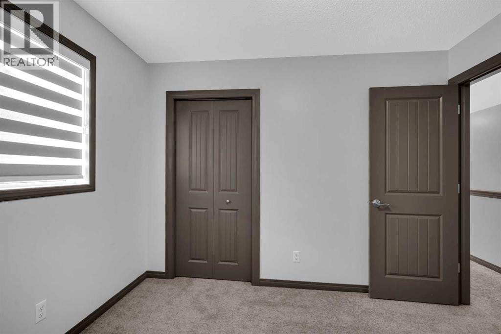 1121 Kingston Crescent SE — photo 29