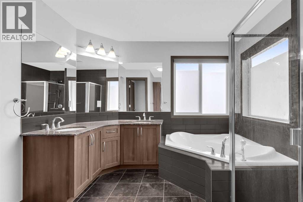 1121 Kingston Crescent SE — photo 38
