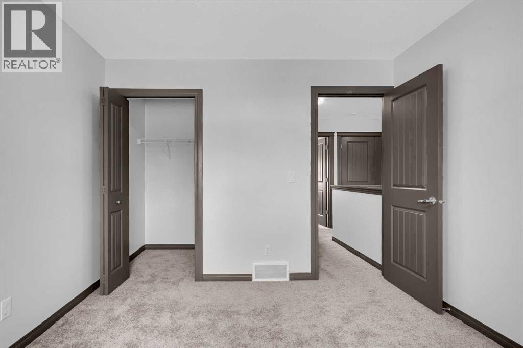 1121 Kingston Crescent SE — photo 40