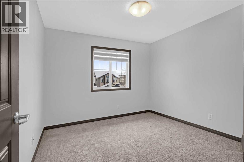1121 Kingston Crescent SE — photo 39