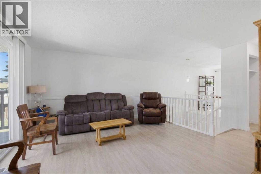 6335 24 Avenue NE — photo 10