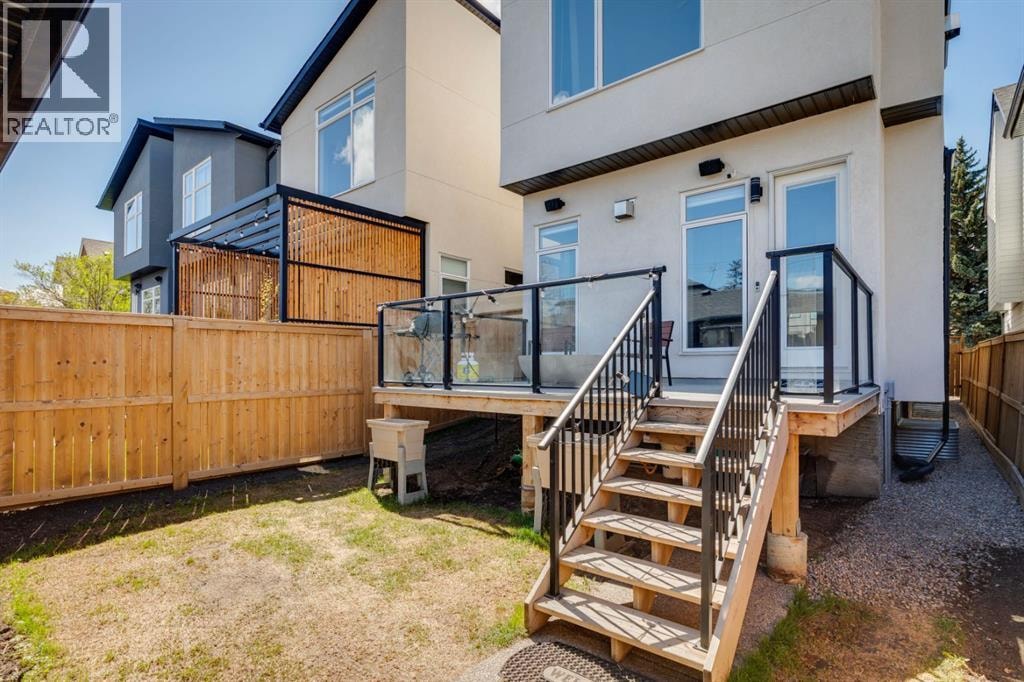 1424 27 Street SW — photo 31
