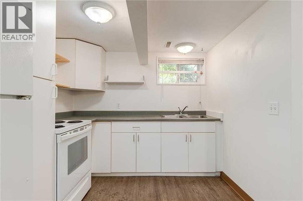 639 18 Avenue NE — photo 14