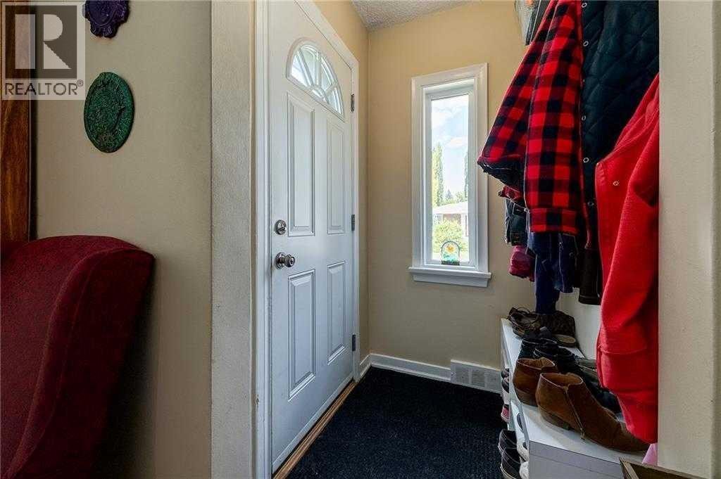 639 18 Avenue NE — photo 4