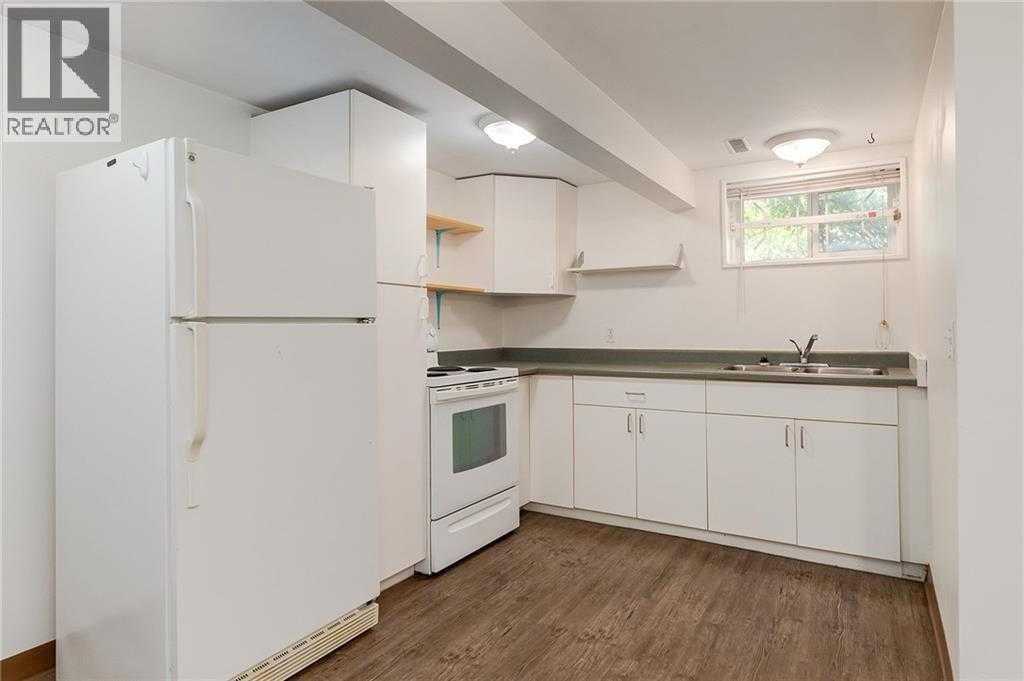 639 18 Avenue NE — photo 13