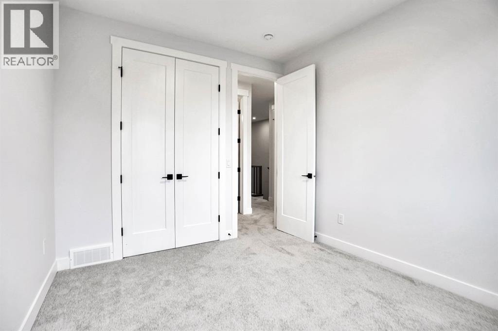 8528 47 Avenue NW — photo 38