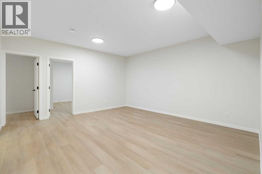 147 Marmot Grove NW — photo 31