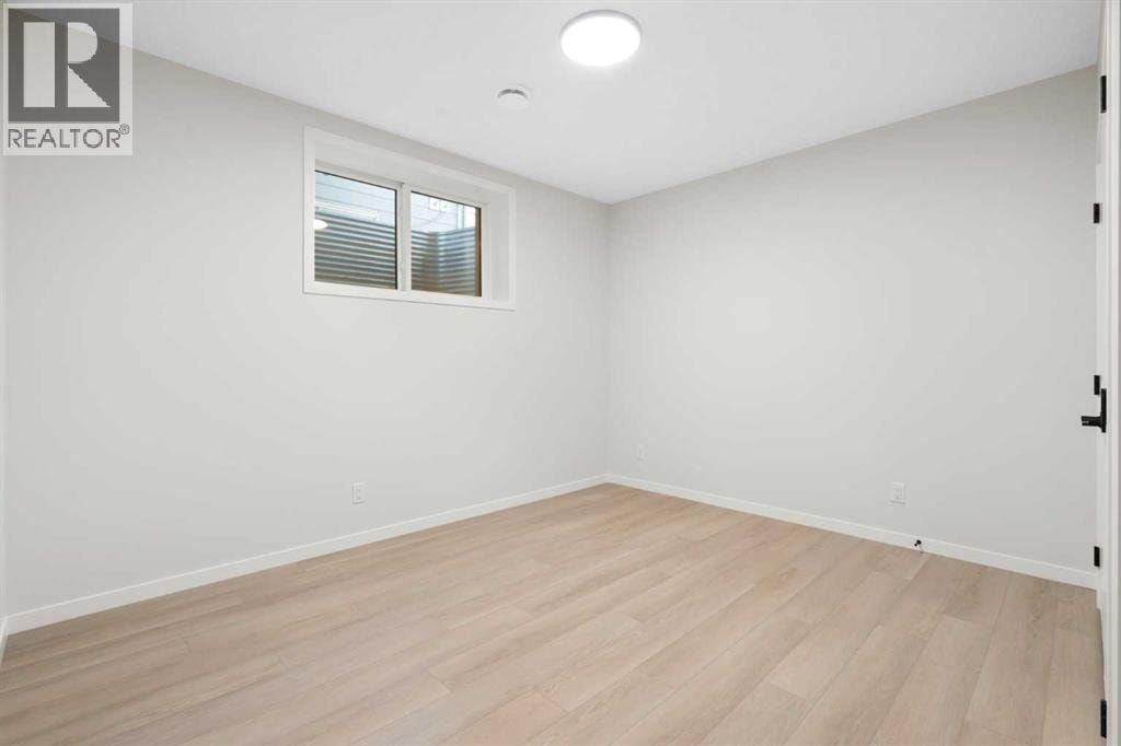 147 Marmot Grove NW — photo 37