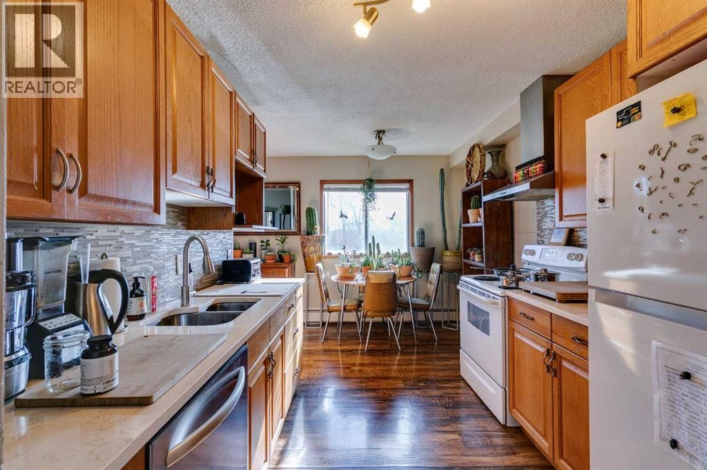 810 Drury Avenue NE — photo 5