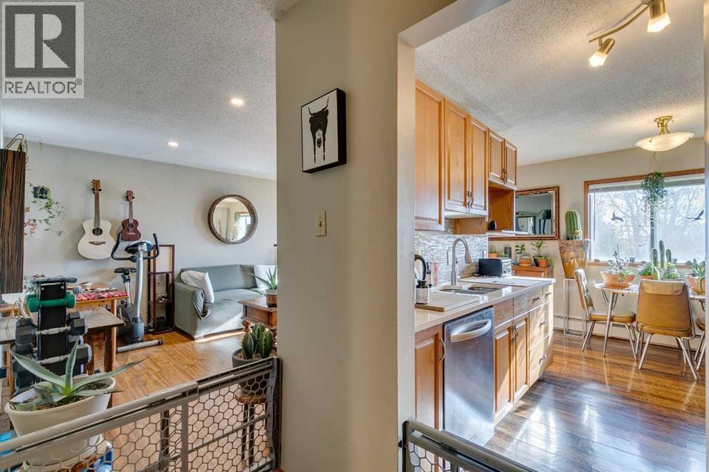 810 Drury Avenue NE — photo 12