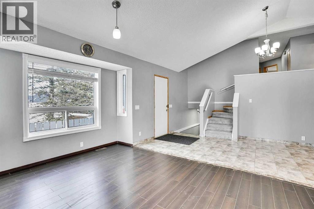 131 Martinridge Grove NE — photo 12