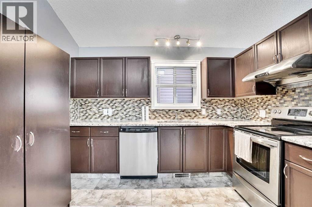 131 Martinridge Grove NE — photo 16