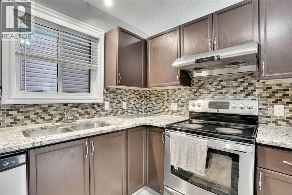 131 Martinridge Grove NE — photo 18