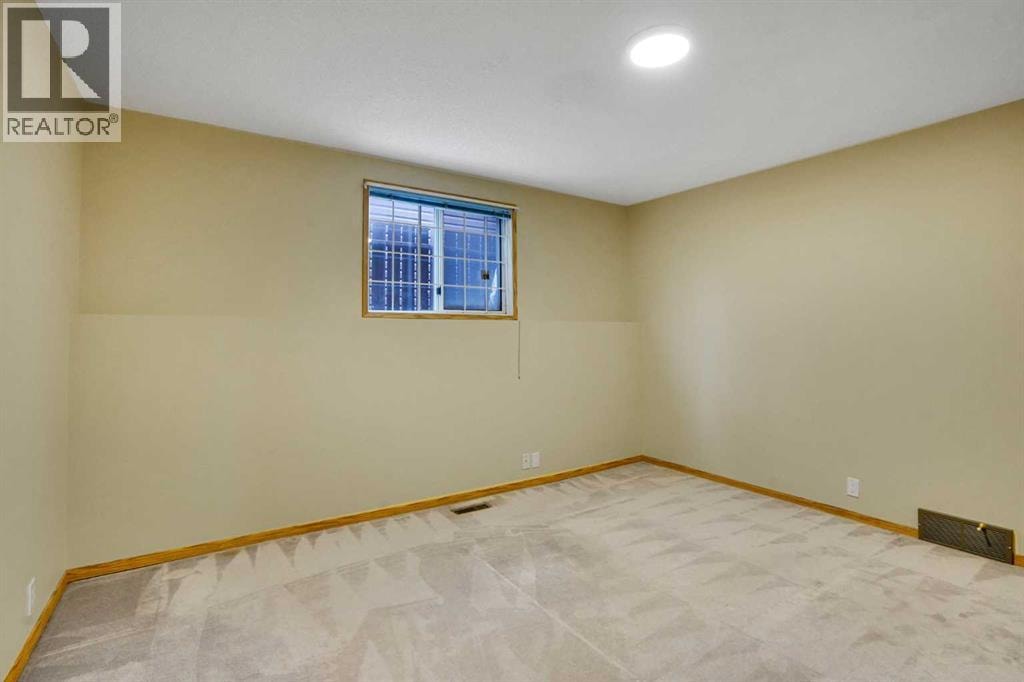 131 Martinridge Grove NE — photo 30