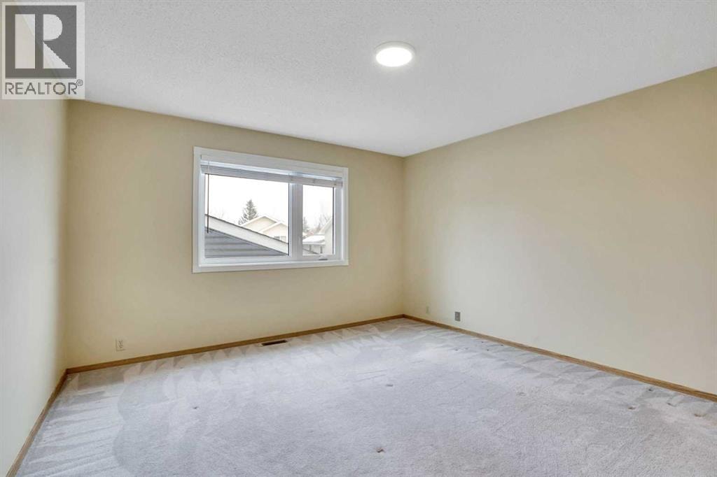 131 Martinridge Grove NE — photo 43