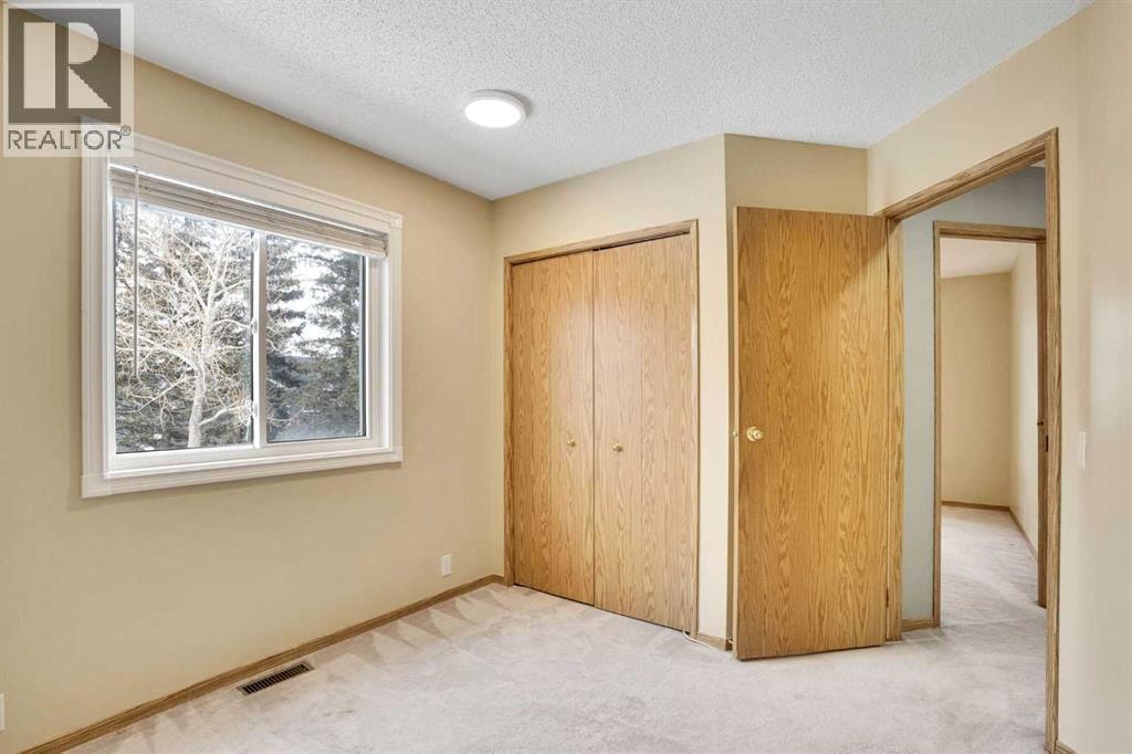 131 Martinridge Grove NE — photo 49