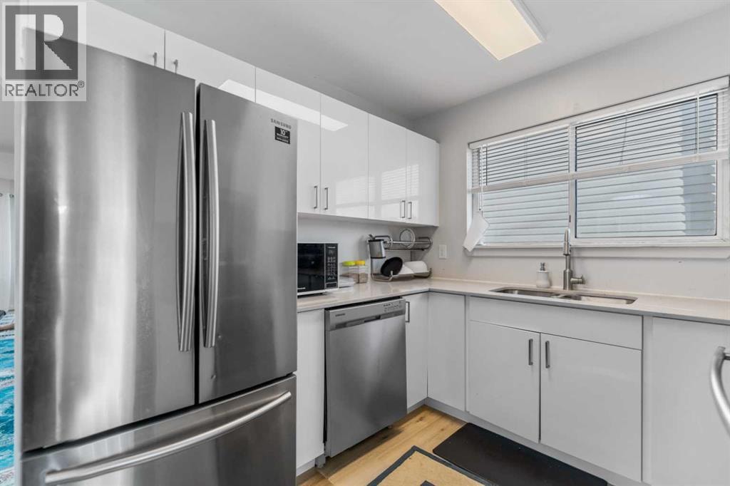 3806 Catalina Boulevard NE — photo 11
