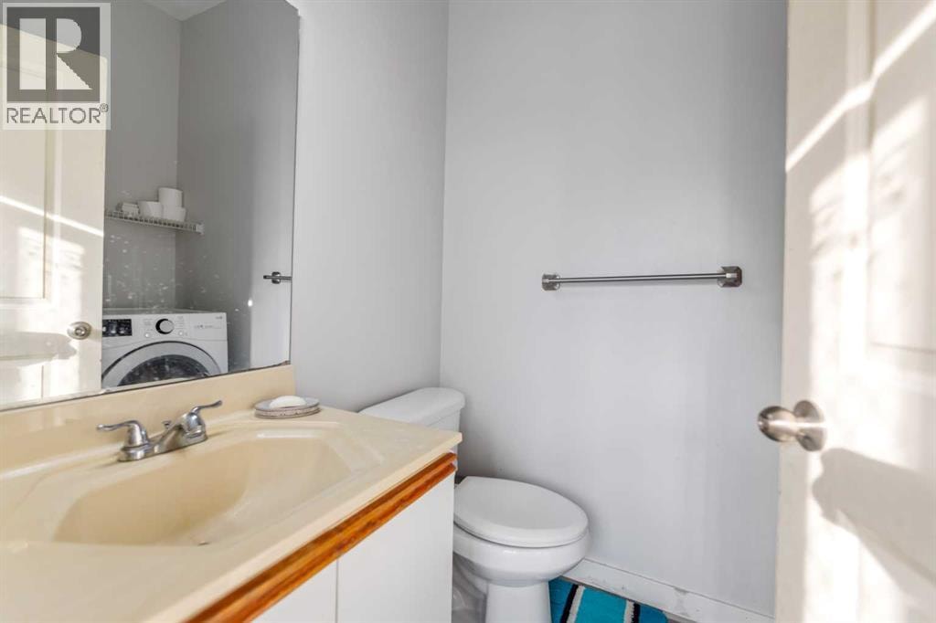 3806 Catalina Boulevard NE — photo 17