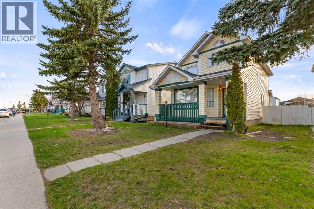 3806 Catalina Boulevard NE — photo 2