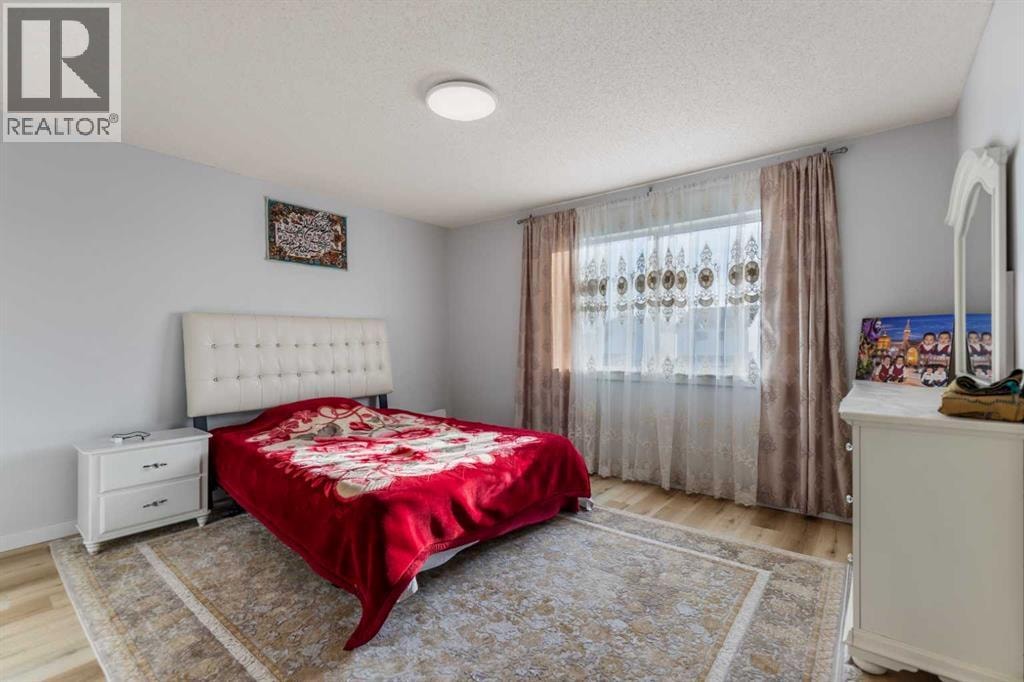 3806 Catalina Boulevard NE — photo 20