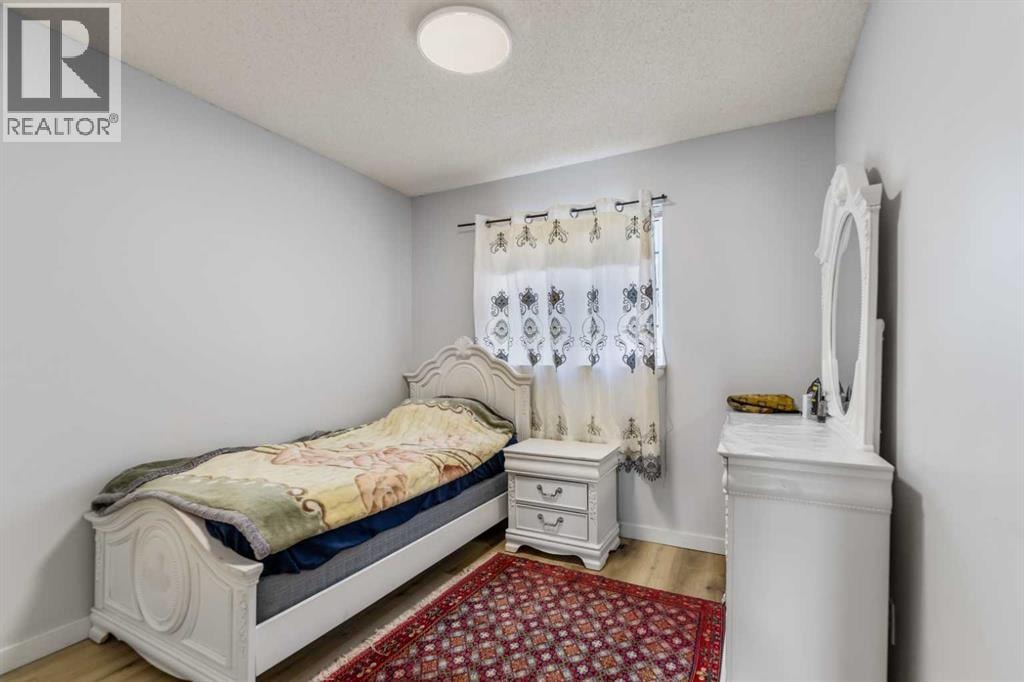3806 Catalina Boulevard NE — photo 26